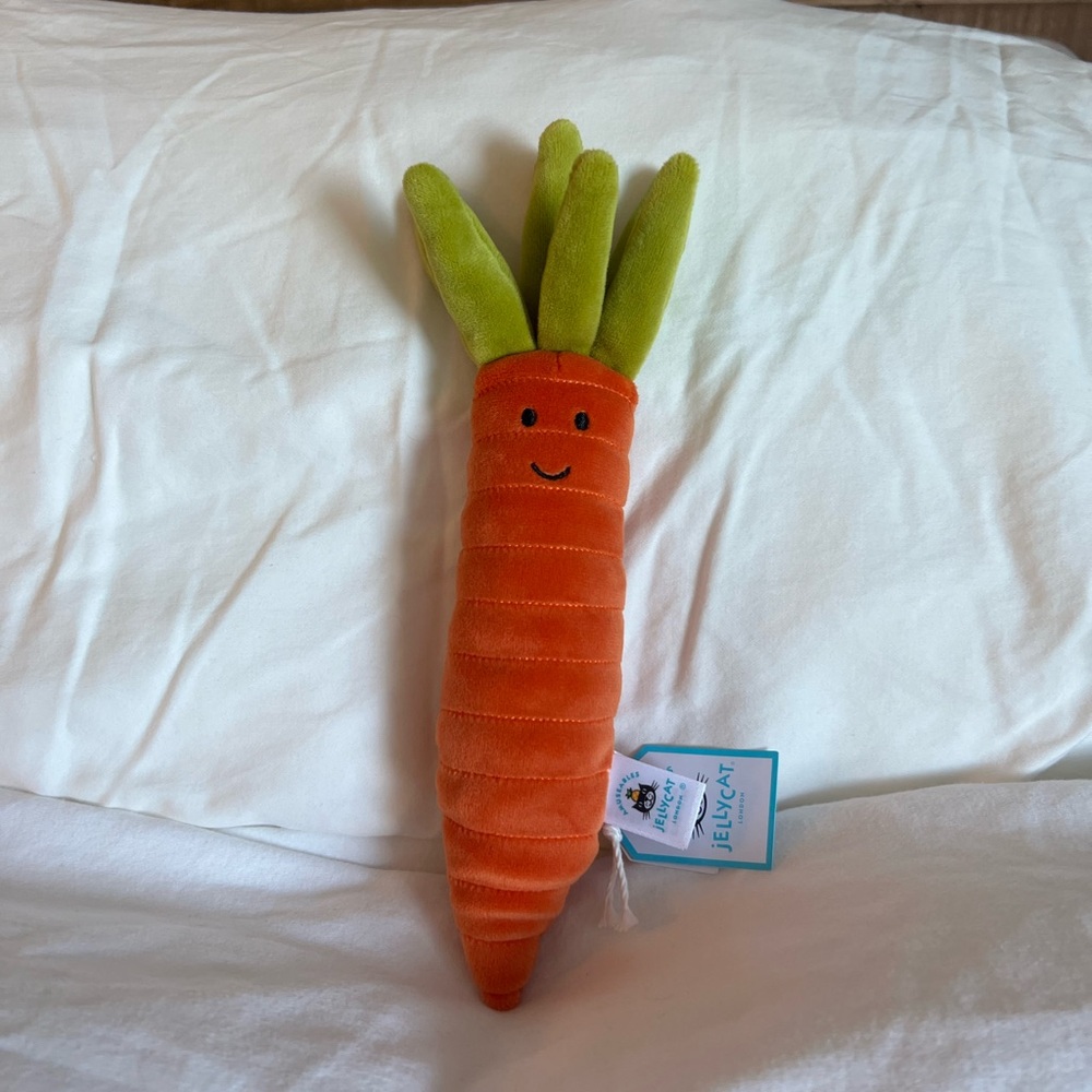 SOLD Jellycat Vivacious Carrot BNWT
